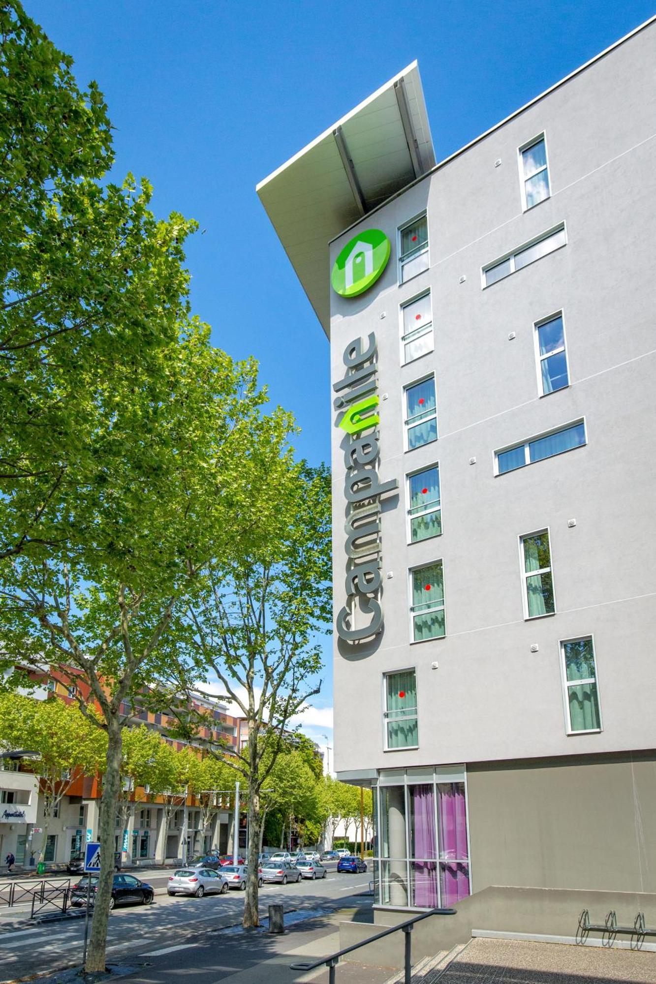Hotel Campanile Clermont Ferrand Centre Exterior foto